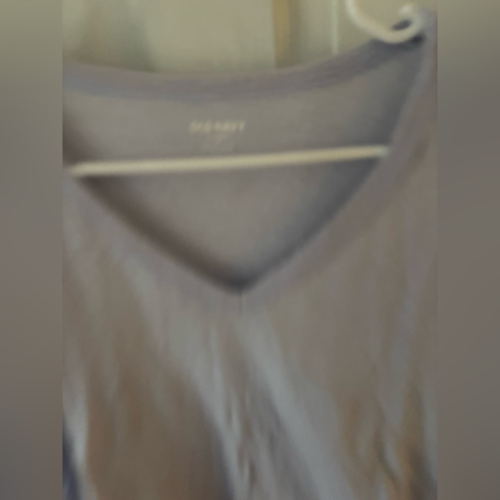 Old Navy women’s  V-Neck T-Shirt in Light purple